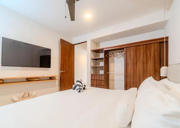 Tropical 2 Bedroom | Private Balcony & Rooftop | Casago