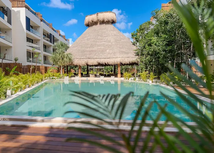 Hébergement de vacances Tropical 2 Bedroom | Private Balcony & Rooftop | Casago *