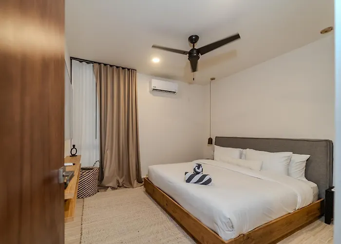 Hébergement de vacances Tropical 2 Bedroom | Private Balcony & Rooftop | Casago