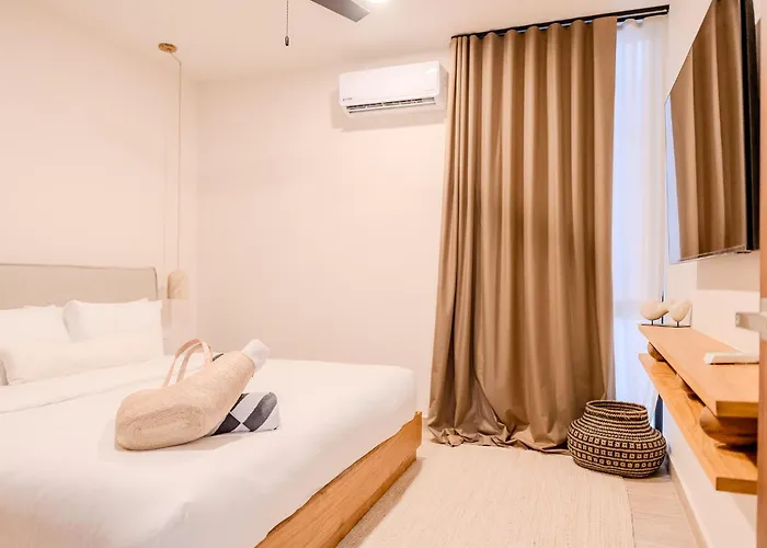 Hébergement de vacances Tropical 2 Bedroom | Private Balcony & Rooftop | Casago