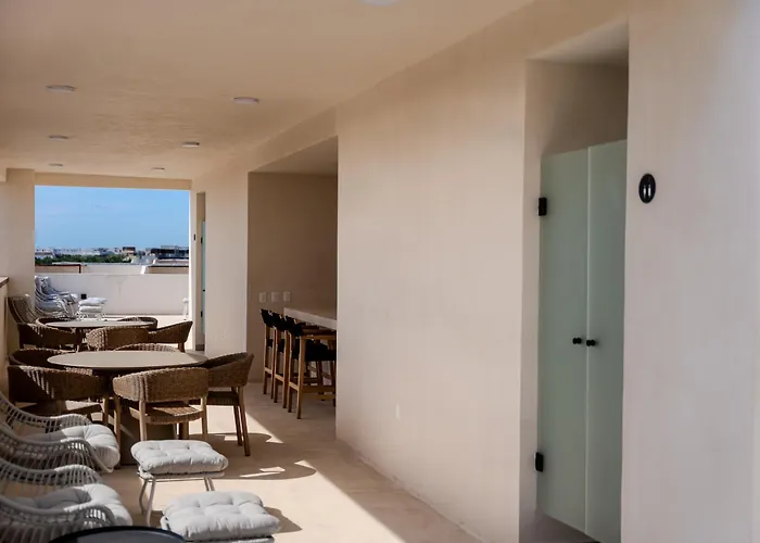 Tropical 2 Bedroom | Private Balcony & Rooftop | Casago