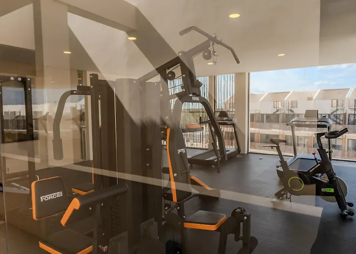 Tropical 2 Bedroom | Private Balcony & Rooftop | Casago Hébergement de vacances