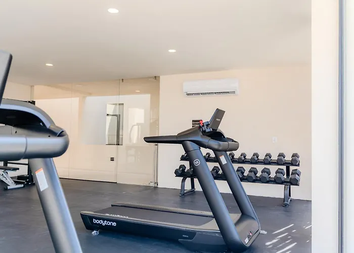 Tropical 2 Bedroom | Private Balcony & Rooftop | Casago Hébergement de vacances *