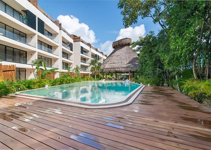Tropical 2 Bedroom | Private Balcony & Rooftop | Casago Hébergement de vacances *